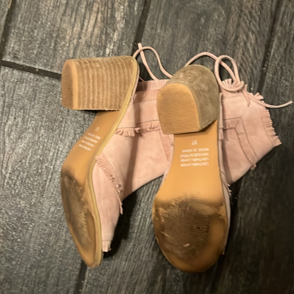 Gresham pink suede booties - Picture 3 of 3